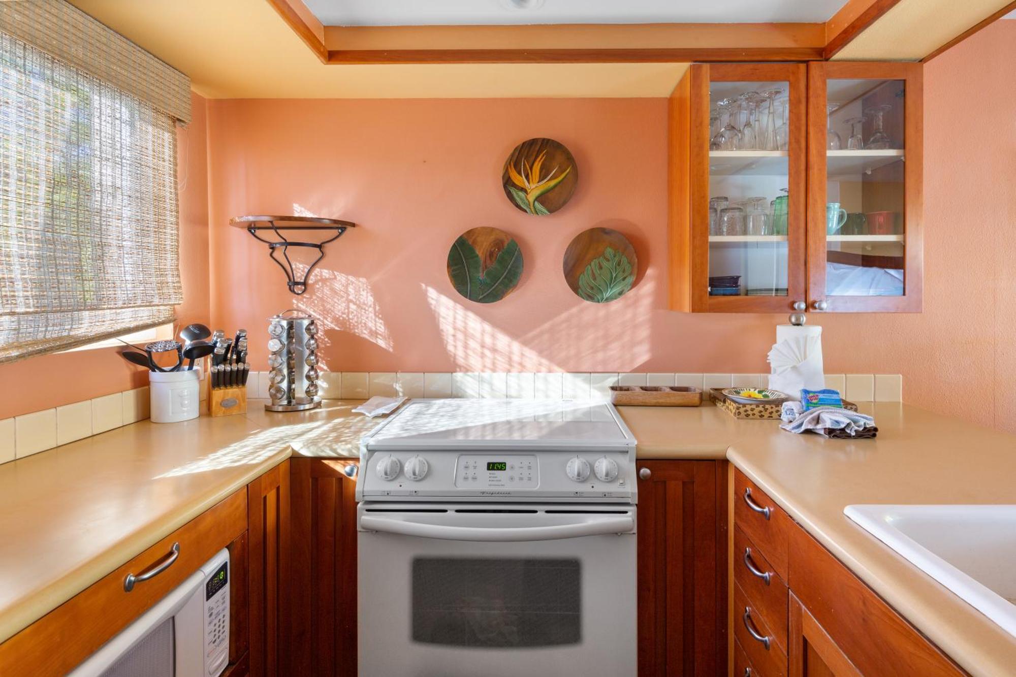 Bamboo Suite, 1 Bedroom, Sleeps 4, Pool & Bbq, Pre-Renovation Summer Sale Kihei Eksteriør billede