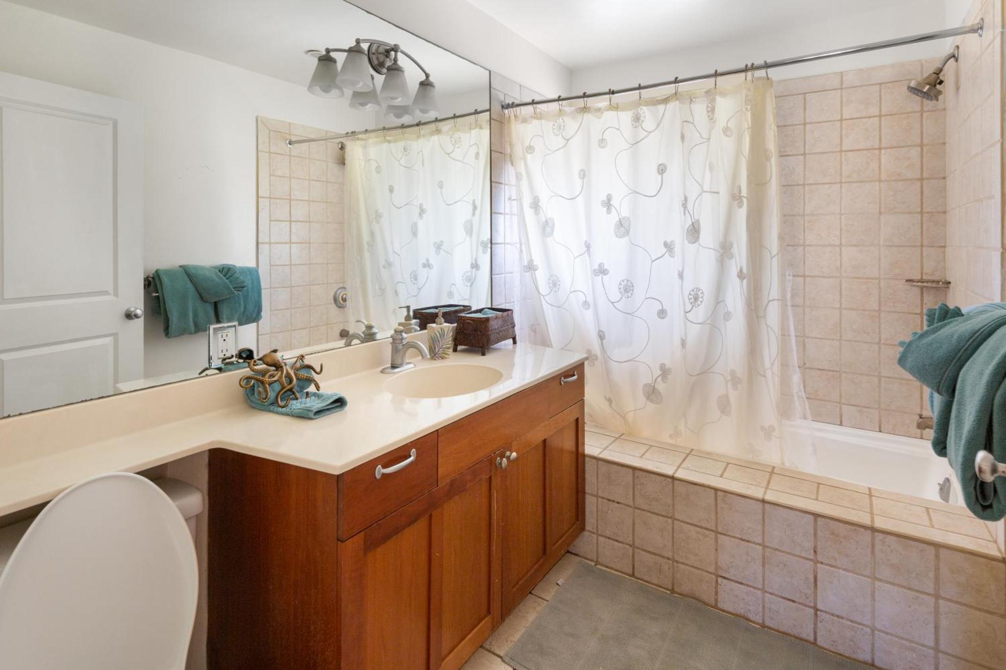 Bamboo Suite, 1 Bedroom, Sleeps 4, Pool & Bbq, Pre-Renovation Summer Sale Kihei Eksteriør billede